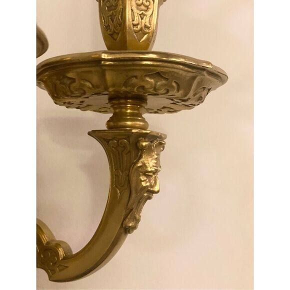 Antique Neoclassical Louis XVI French Empire Brass Wall Sconce with Face Masks - Picture 4 of 7